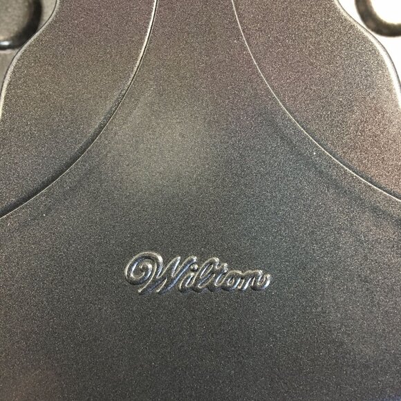 WILTON MINI CAKE SUGAR SKULL/HALLOWEEN 6 CAVITY BAKING PAN - Picture 4 of 4